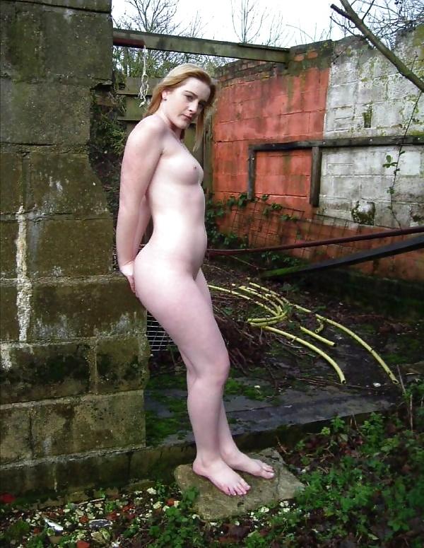 12P Naked GF in Public