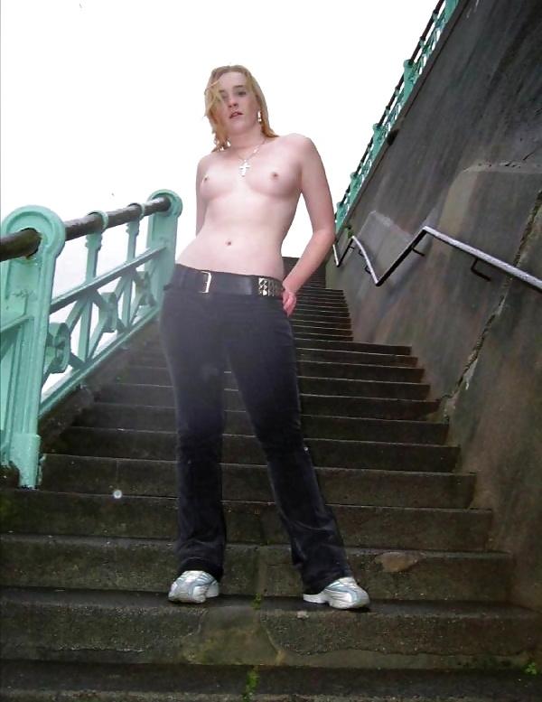 12P Naked GF in Public