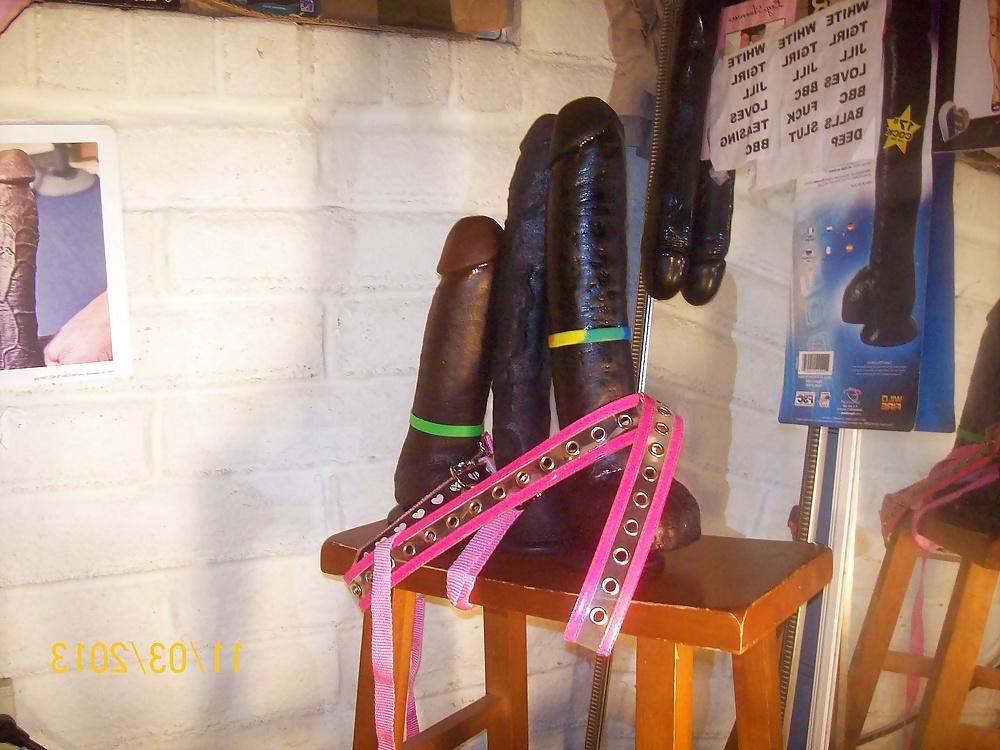 25P Tgirl Jill's kinky accessories used for BBC training.