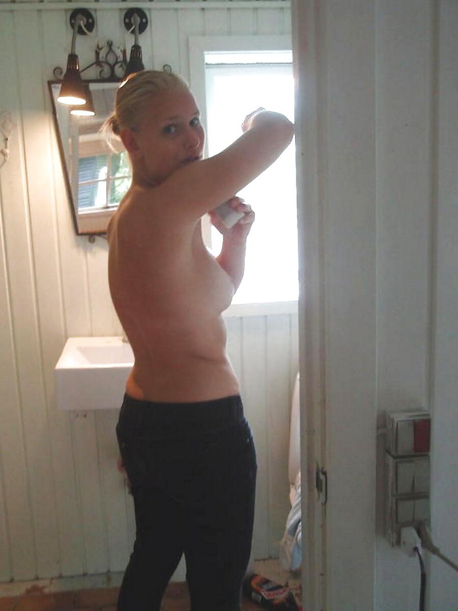 25P Embarrassed Naked Female