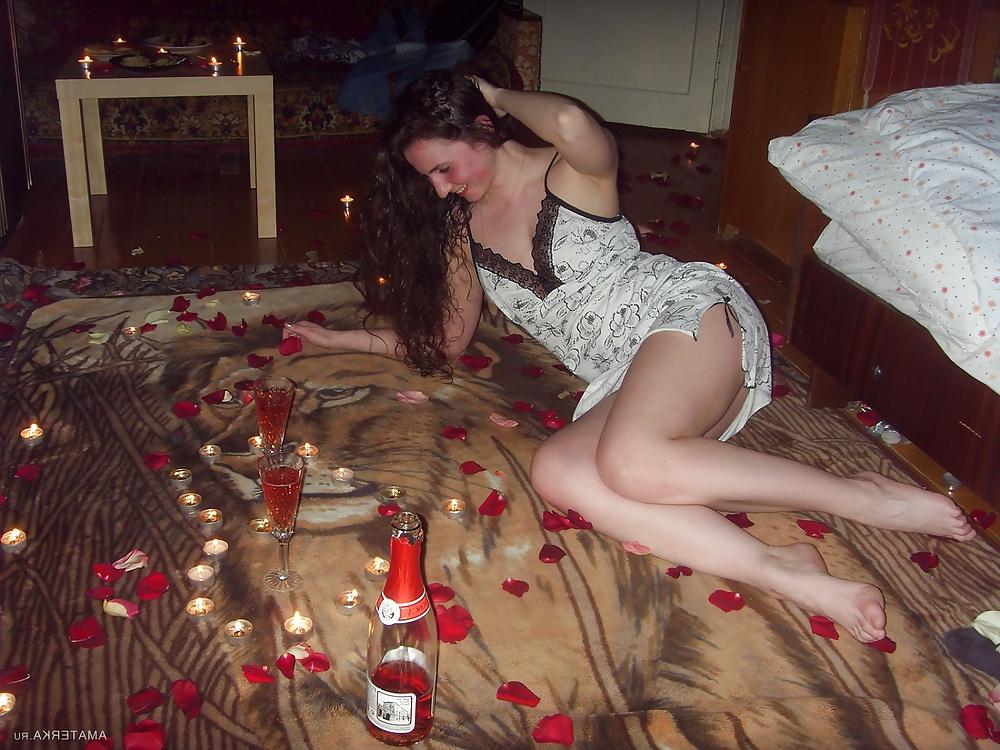 25P Female feet and pussy 5