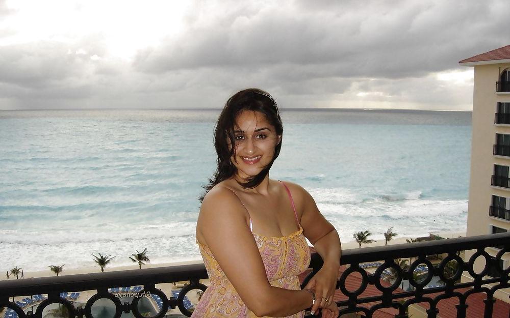 24P BANG MY BITCH & BOOBY WIFE DEEPIKA