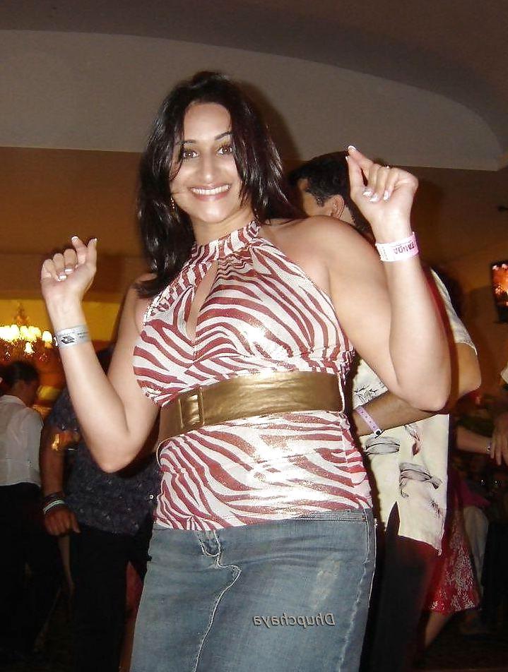 24P BANG MY BITCH & BOOBY WIFE DEEPIKA