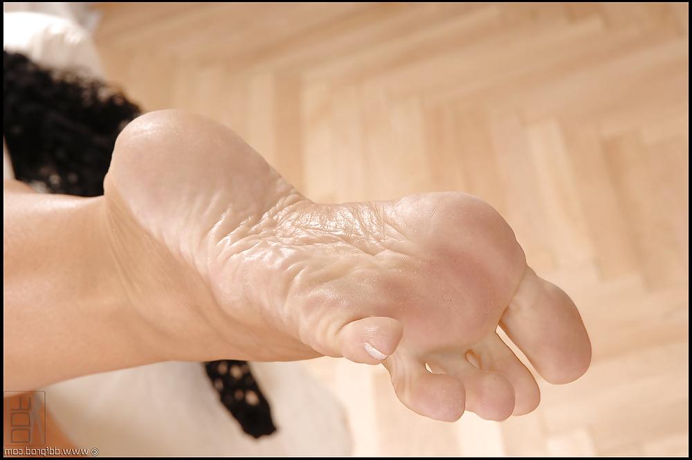 24P Sylvia Saint's feet