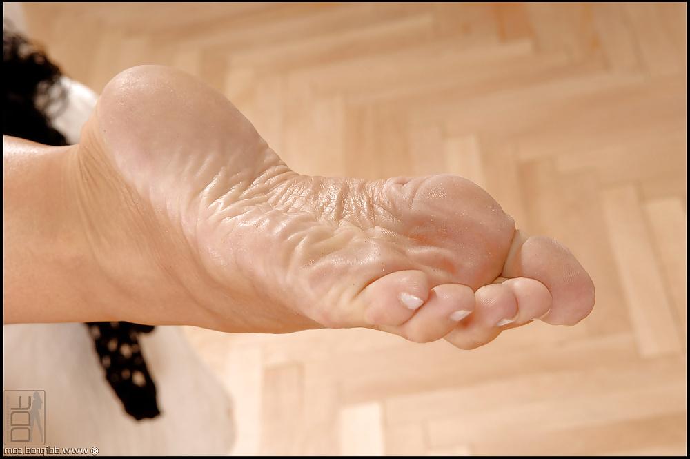 24P Sylvia Saint's feet