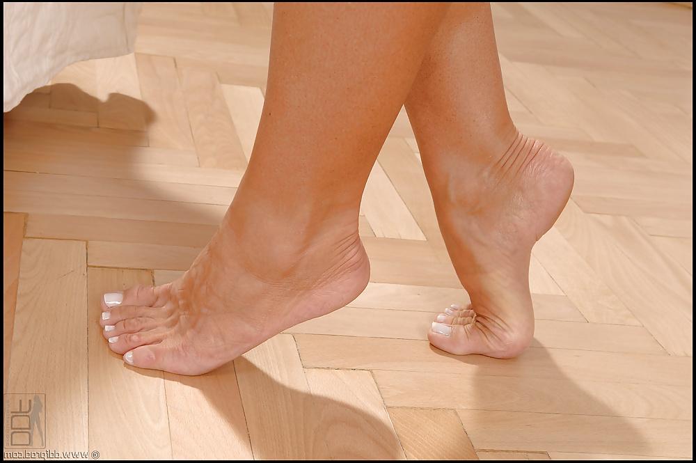 24P Sylvia Saint's feet