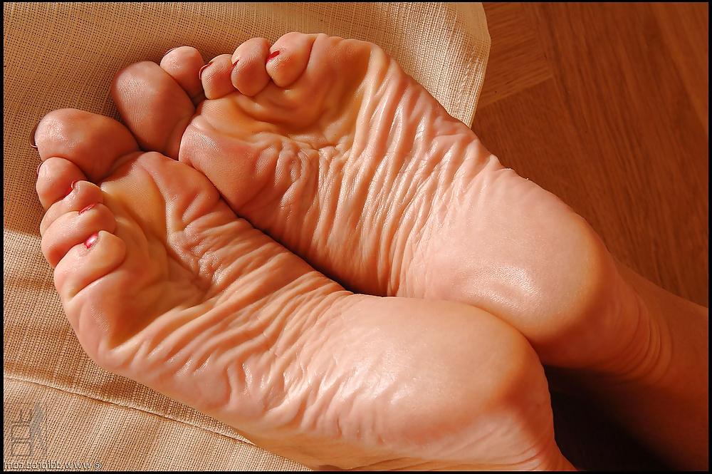 24P Sylvia Saint's feet