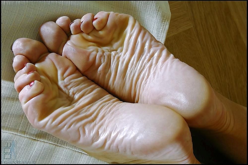 24P Sylvia Saint's feet