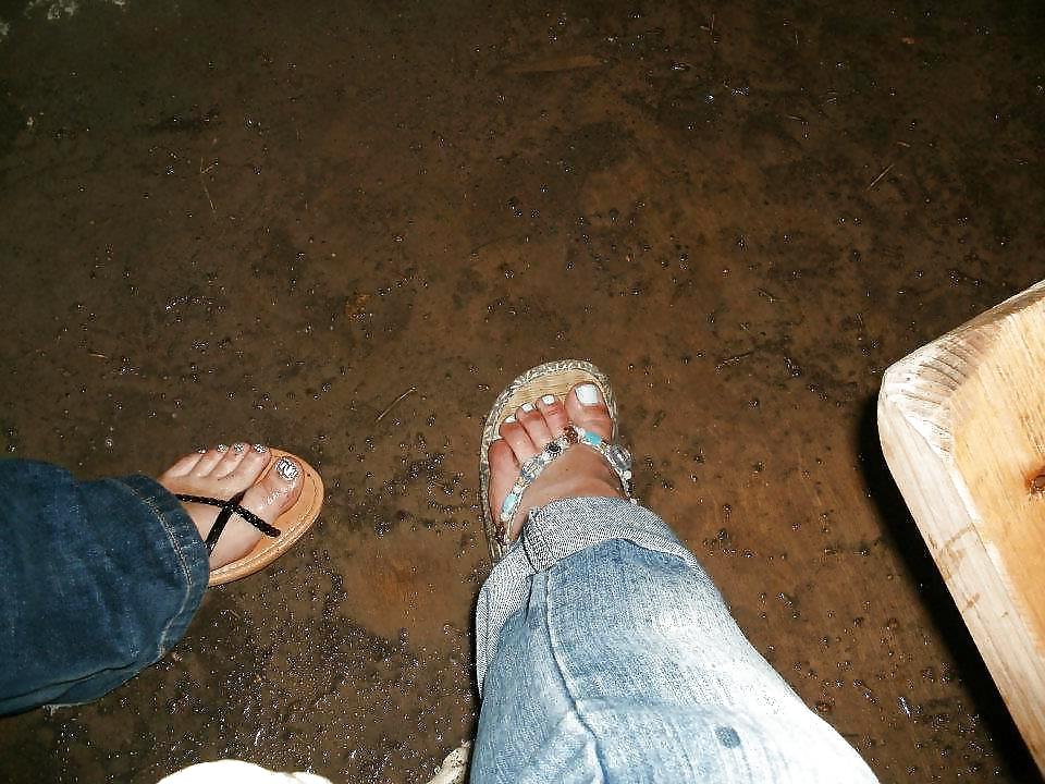 25P Sexy Feet and Toes! Please Comment and Rate!