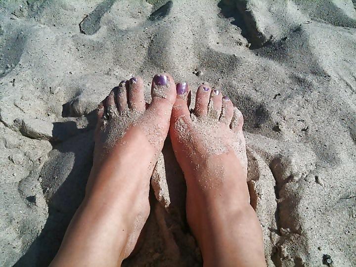 25P Sexy Feet and Toes! Please Comment and Rate!