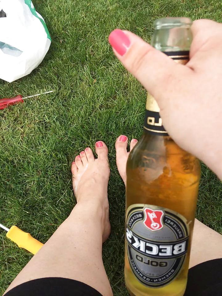 25P Sexy Feet and Toes! Please Comment and Rate!