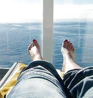 25P Sexy Feet and Toes! Please Comment and Rate!