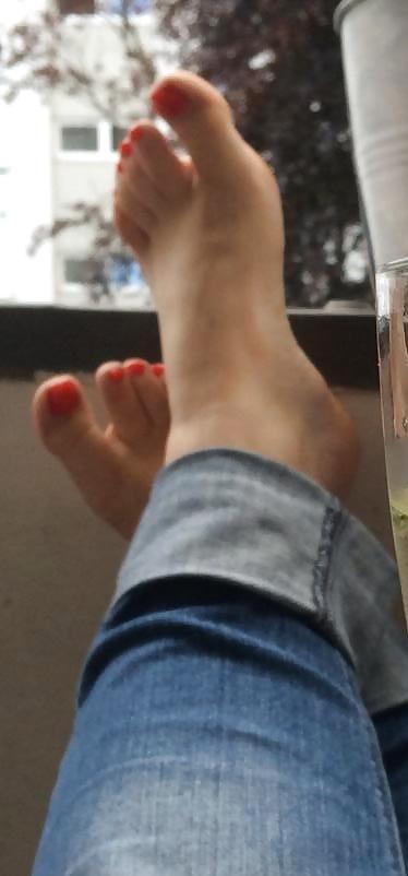 25P Sexy Feet and Toes! Please Comment and Rate!