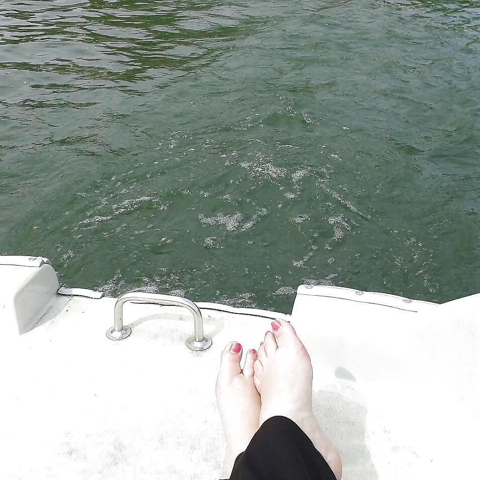 25P Sexy Feet and Toes! Please Comment and Rate!