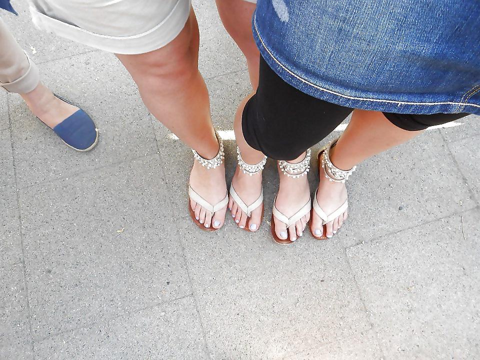 25P Sexy Feet and Toes! Please Comment and Rate!