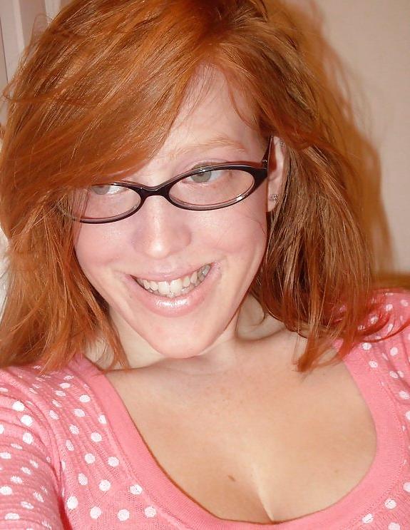 16P Hot girl with glasses
