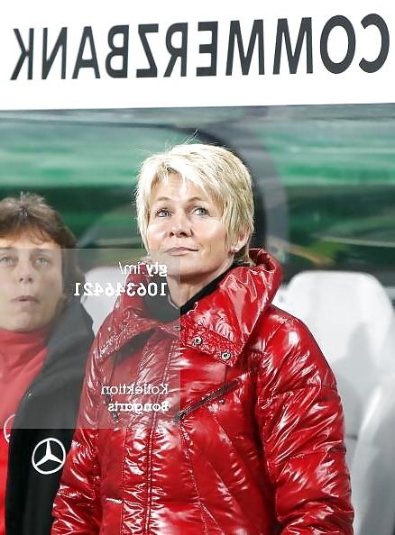 25P German mature celeb sports bitch Silvia Neid