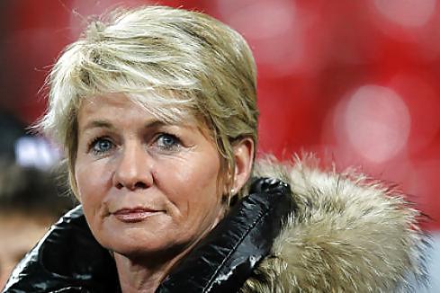 25P German mature celeb sports bitch Silvia Neid