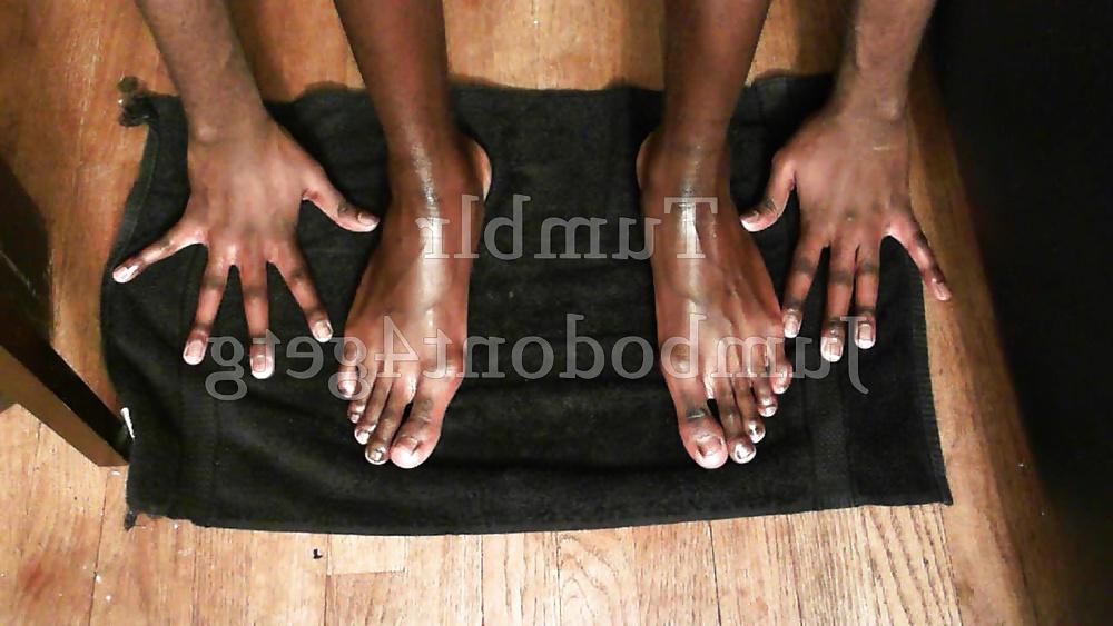 19P Feet,toes,soles