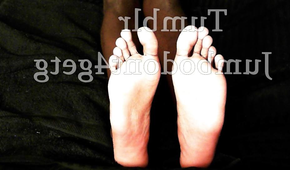 19P Feet,toes,soles