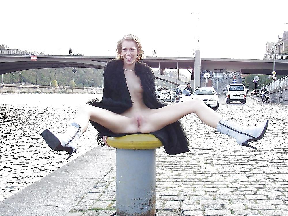 18P Wide and Open in Public -188-
