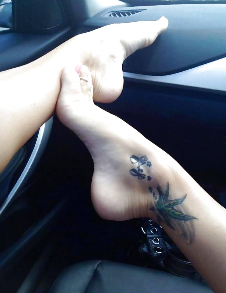 25P Sexy Feet 