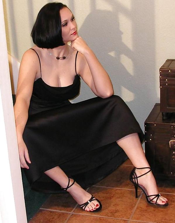 15P Breathtaking mouthwatering milf goddess 