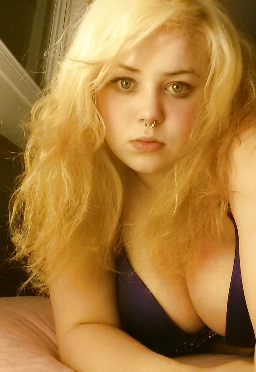 25P Nice Chubby Teen
