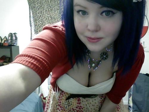 25P Nice Chubby Teen