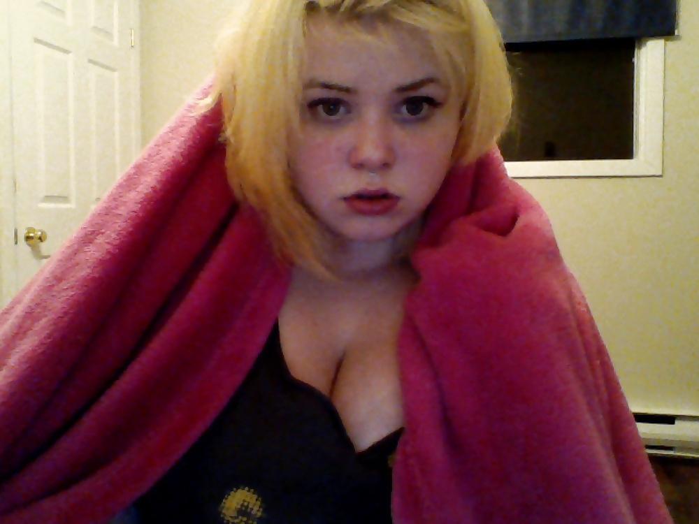 25P Nice Chubby Teen