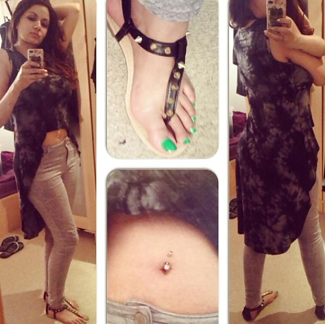 25P Sexy uk british Indian paki slut with sexy feet for comments