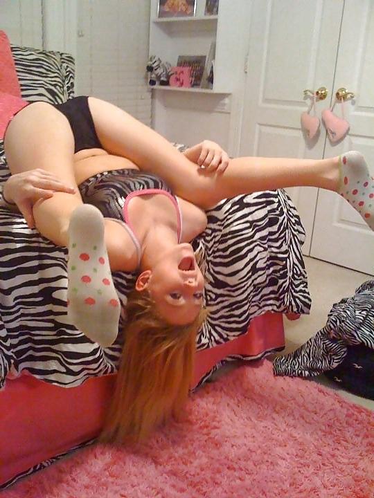 25P Cute and flexible girls