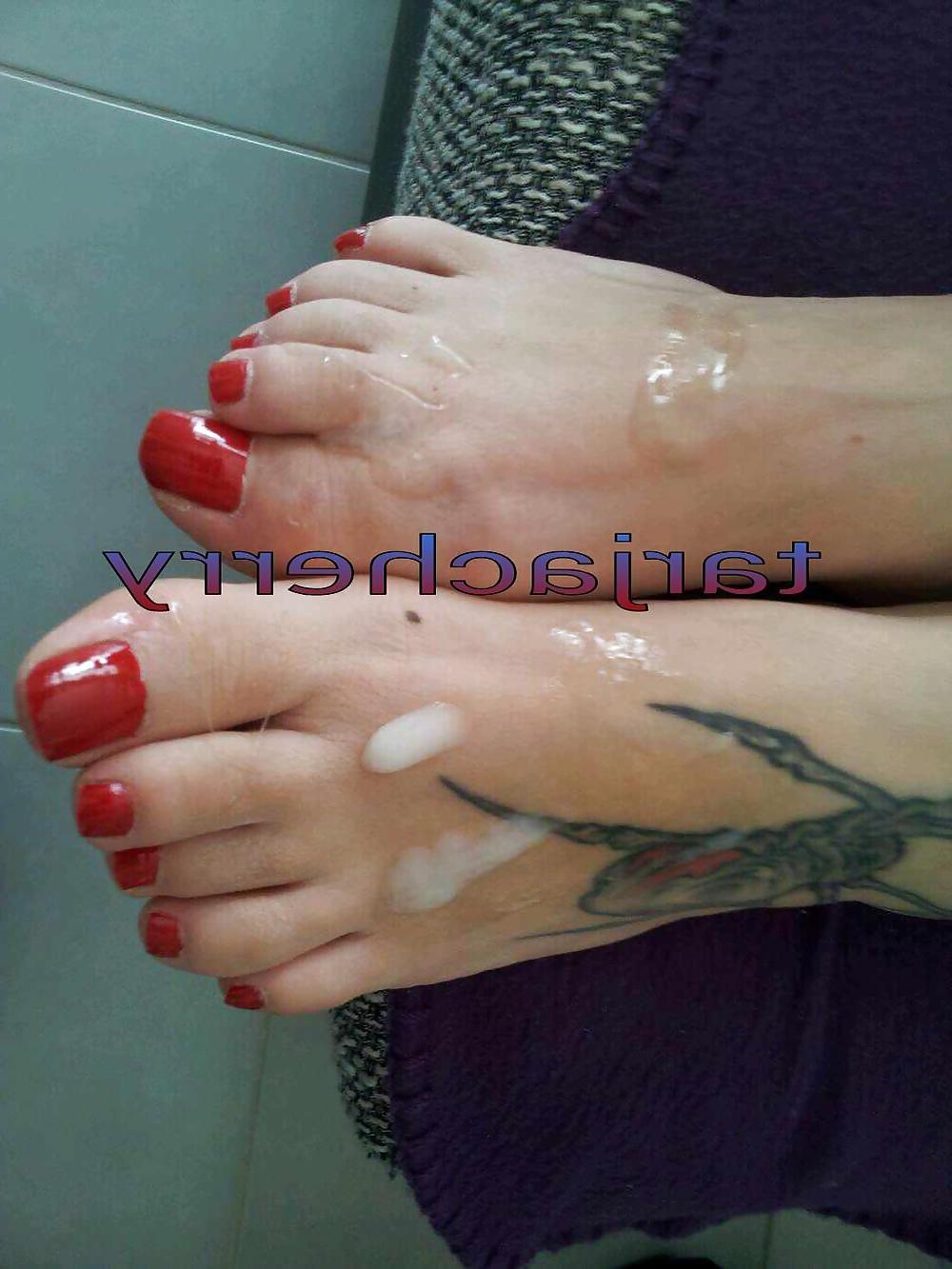 25P Tarja's feet