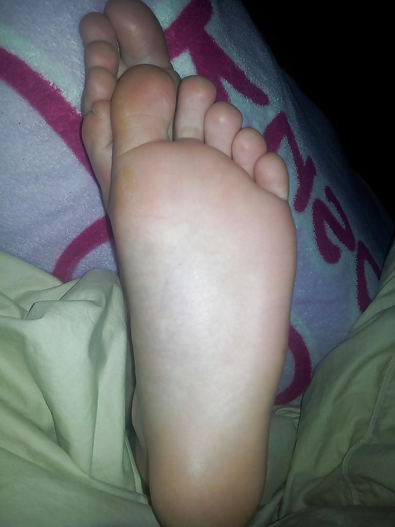 25P German Teen Needs Your Load on Her Feet