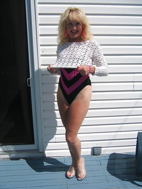 20P Breathtaking mouthwatering milf goddess