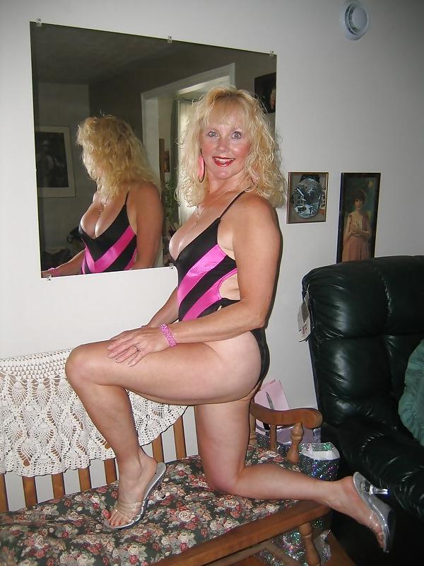 20P Breathtaking mouthwatering milf goddess