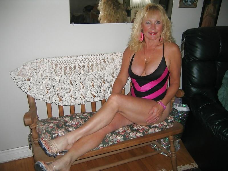 20P Breathtaking mouthwatering milf goddess