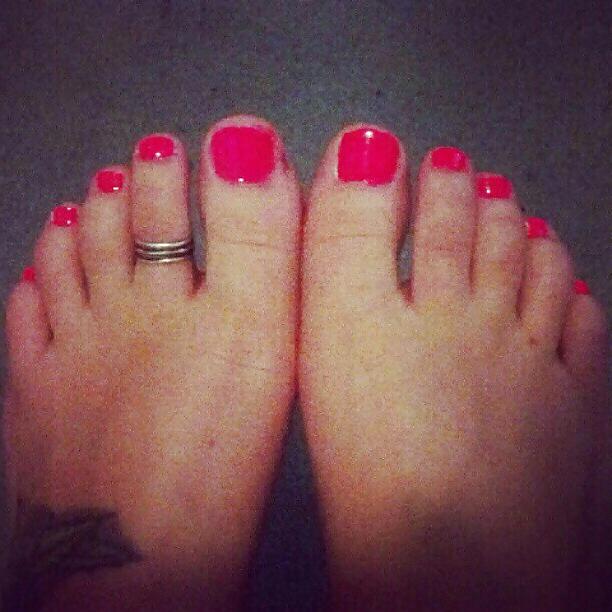 24P Instagram toes 