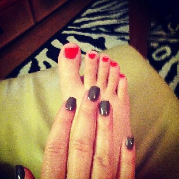 24P Instagram toes 