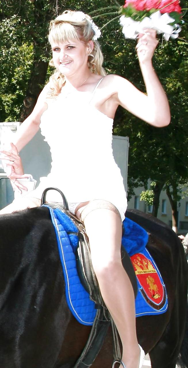 25P Bride Upskirts