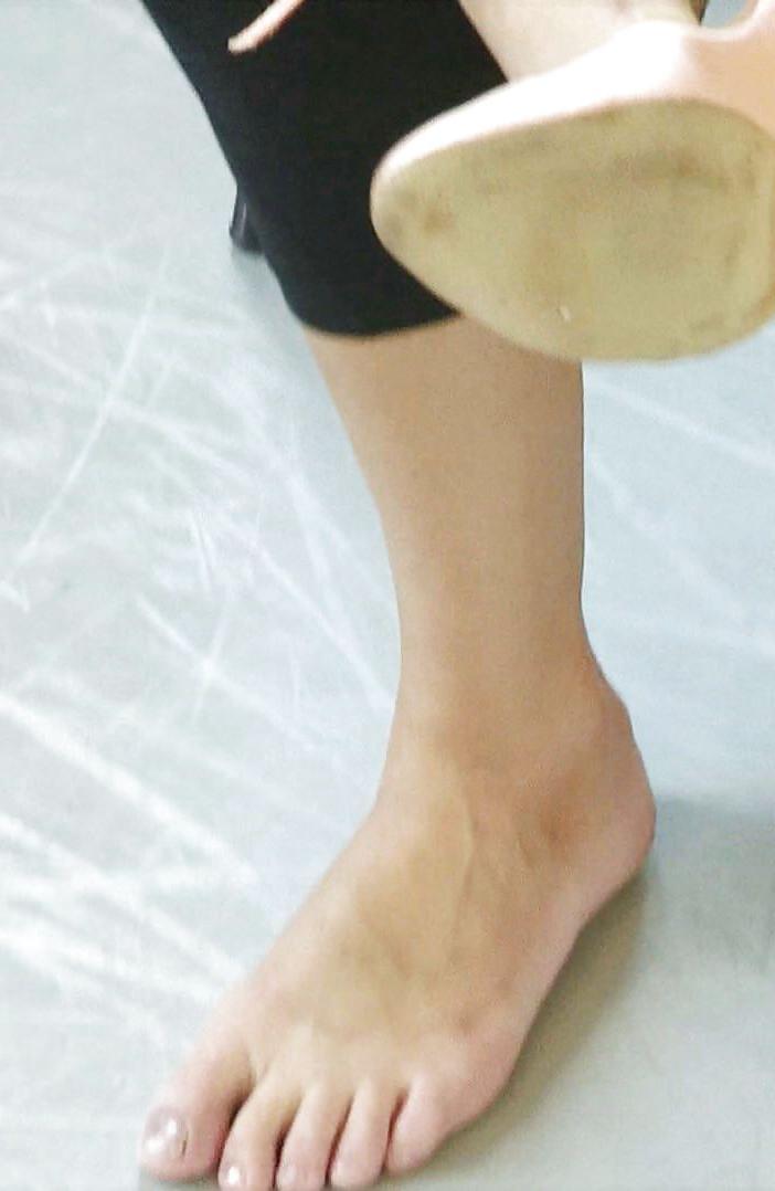 22P Sexy feet Rachel Riley