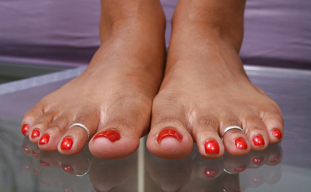 8P Marie Luv Have The Prettiest Feet In Porn