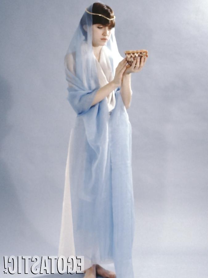 6P Madonna Topless Photos from 1978 Bob Guccione Collection