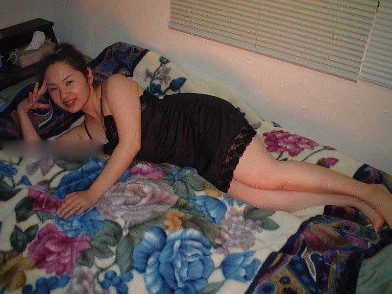 7P Hairy & Happy Chinese Slut 