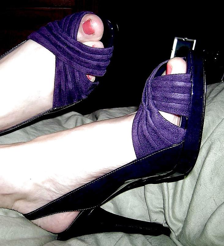 20P More beautiful feet, toes and footjobs