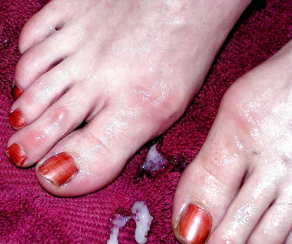 20P More beautiful feet, toes and footjobs