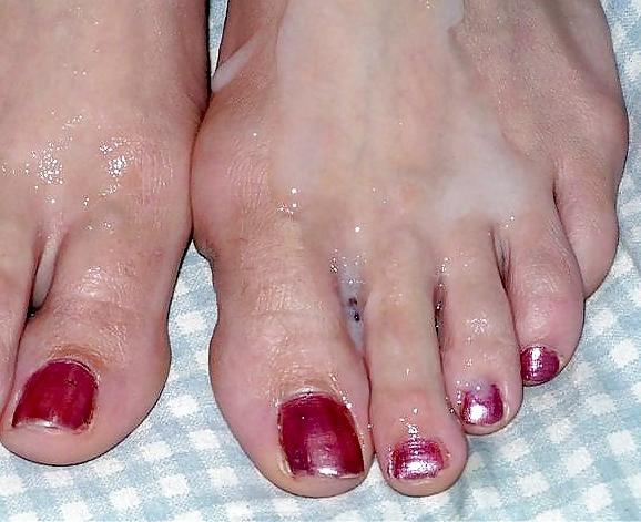 20P More beautiful feet, toes and footjobs