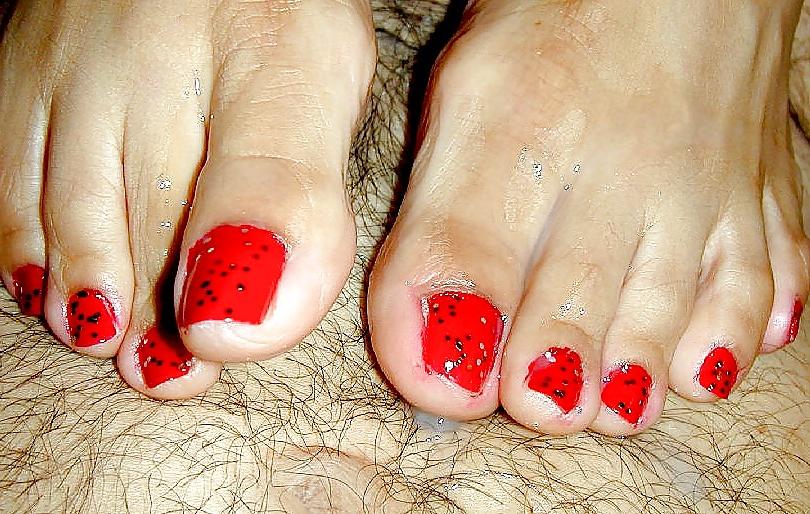 20P More beautiful feet, toes and footjobs