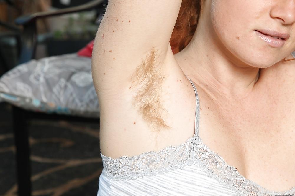 12P Red Mona - Hairy Muff And Armpits 