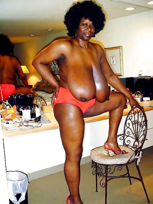 25P Giant juggs on prostitute